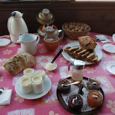 Bed and Breakfast Le Fidele Saint-Chamant Экстерьер фото