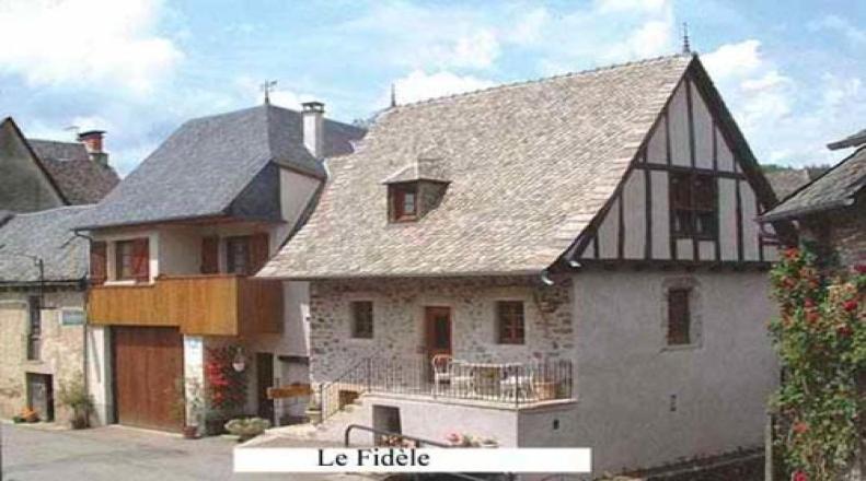 Bed and Breakfast Le Fidele Saint-Chamant Экстерьер фото