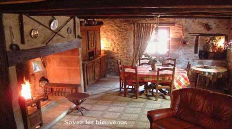 Bed and Breakfast Le Fidele Saint-Chamant Экстерьер фото
