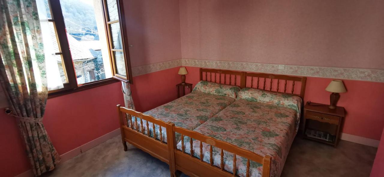 Bed and Breakfast Le Fidele Saint-Chamant Экстерьер фото
